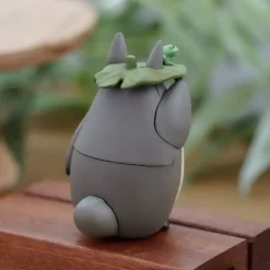 Maison Ghibli Kumukumu 3D Puzzle Big Totoro with leaf - My Neighbor Totoro