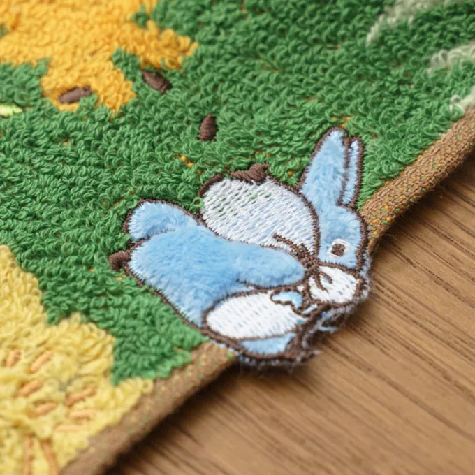 Maison Ghibli Towel Medium & Small Totoro racing 34x80 cm - My Neighbor Totoro