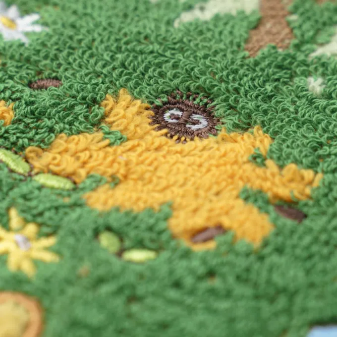 Maison Ghibli Towel Medium & Small Totoro racing 34x80 cm - My Neighbor Totoro