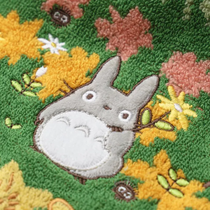 Maison Ghibli Towel Medium & Small Totoro racing 34x80 cm - My Neighbor Totoro